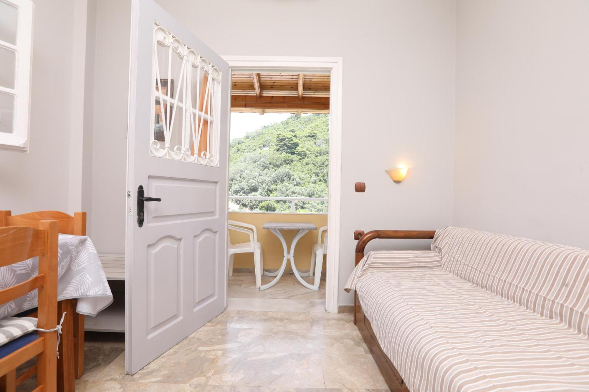 Marina Apartments, Agios Gordios  Exterior photo