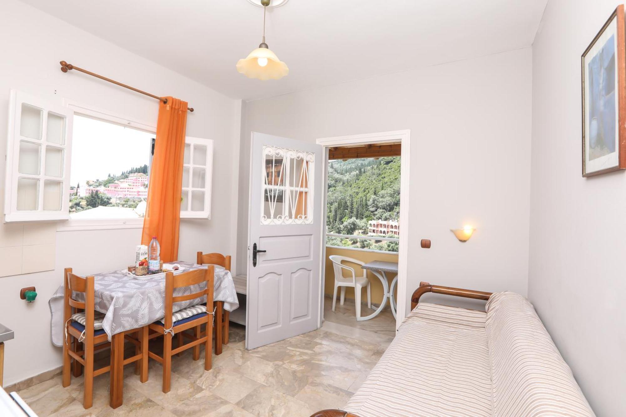 Marina Apartments, Agios Gordios  Exterior photo