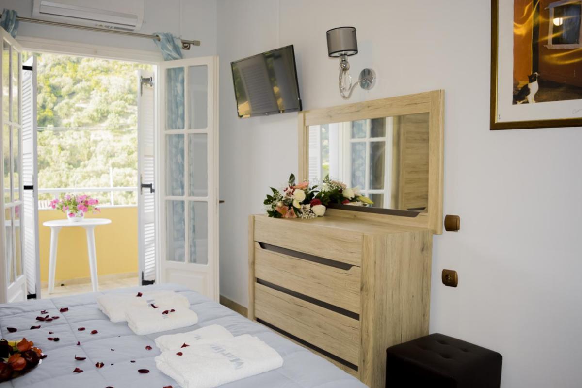 Marina Apartments, Agios Gordios  Exterior photo