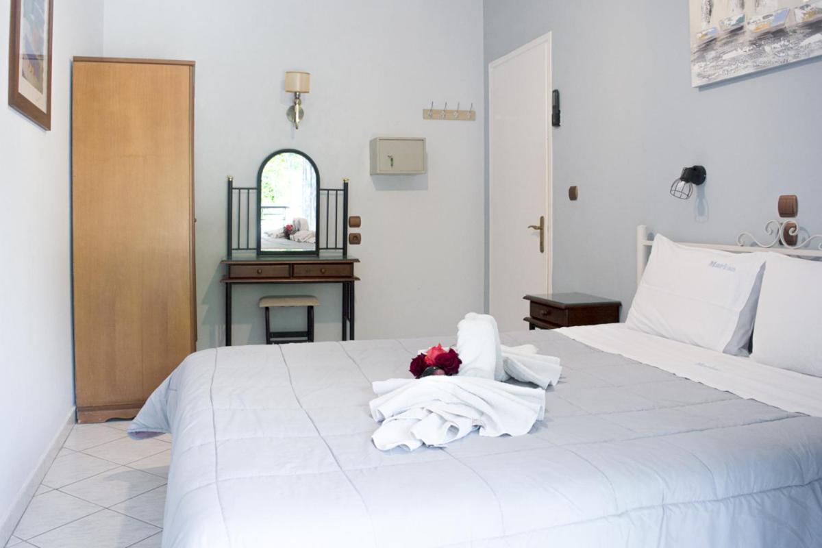 Marina Apartments, Agios Gordios  Exterior photo