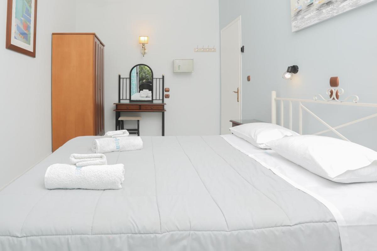Marina Apartments, Agios Gordios  Exterior photo