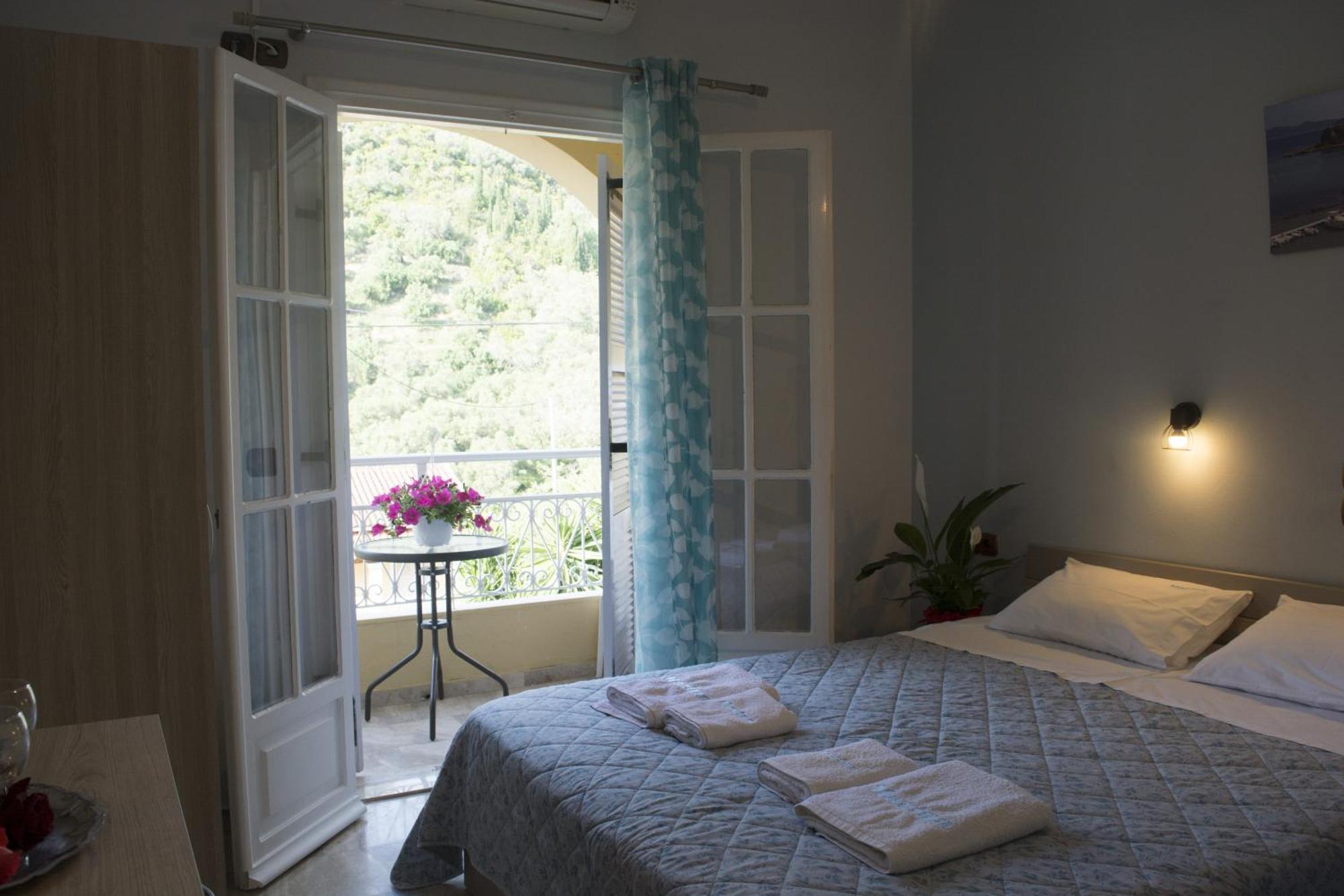 Marina Apartments, Agios Gordios  Exterior photo