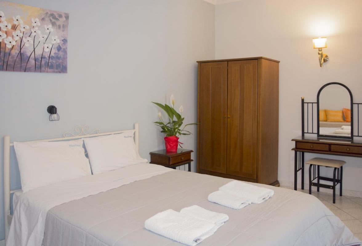 Marina Apartments, Agios Gordios  Exterior photo